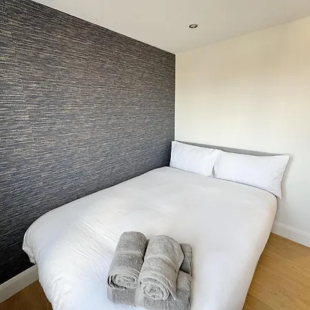 Budget Double Room In Acton, Near Central London & Heathrow Exterior photo