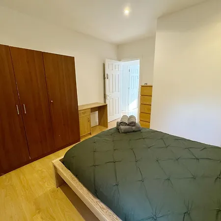 Budget Double Room In Acton, Near Central London & Heathrow Exterior photo