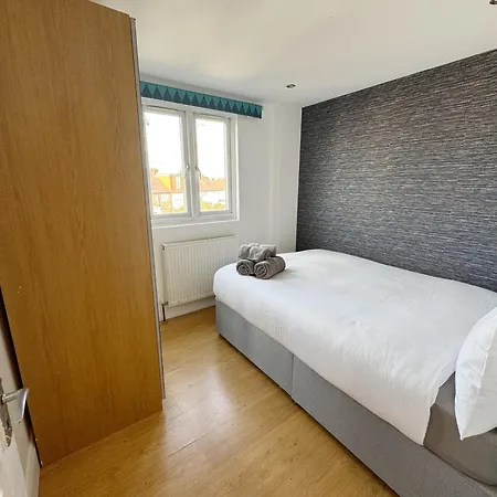 Budget Double Room In Acton, Near Central London & Heathrow Exterior photo