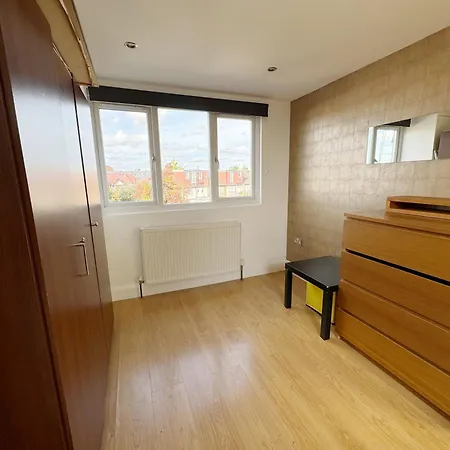 Budget Double Room In Acton, Near Central London & Heathrow Exterior photo